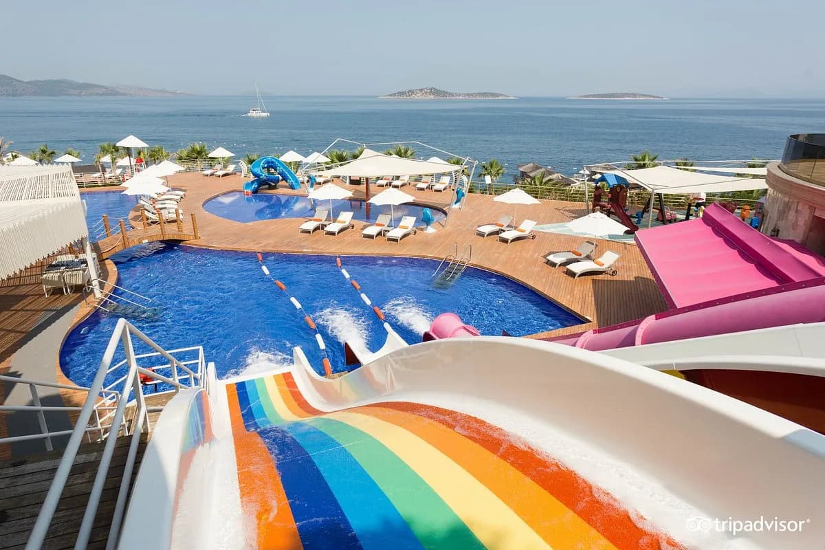 The Plaza Bodrum su parkı kaydıraklar